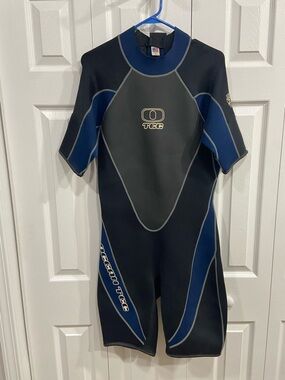 Ocean Tec 2/2  “Shorty” Titanium Wet suit Size Large